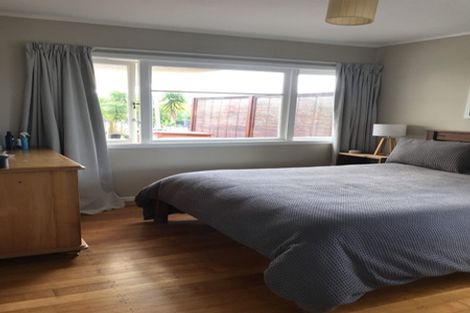 Photo of property in 3 Brookfield Road, Te Atatu Peninsula, Auckland, 0610