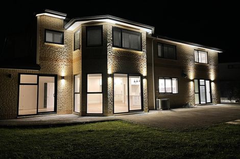 Photo of property in 3 Ballintra Close, Pinehill, Auckland, 0632