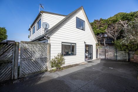 Photo of property in 64 Effingham Street, North New Brighton, Christchurch, 8083