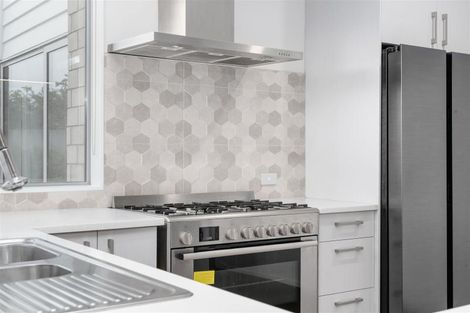 Photo of property in 16 Teatree Close, Huntington, Hamilton, 3210