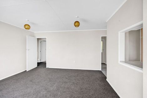 Photo of property in 19 Kamahi Avenue, Hawera, 4610