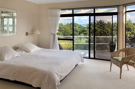 Photo of property in 9 Poaka Place, Beach Haven, Auckland, 0626