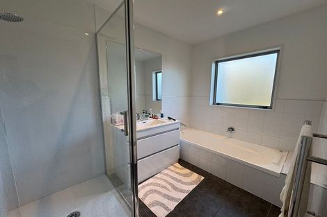 Photo of property in 2 Whio Close, Parklands, Christchurch, 8083
