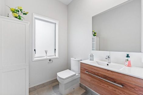 Photo of property in 2 Widdison Place, Albany, Auckland, 0632