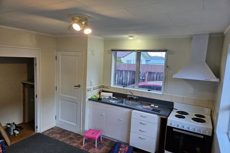 Photo of property in 1/51 Hartford Crescent, Totara Park, Upper Hutt, 5018