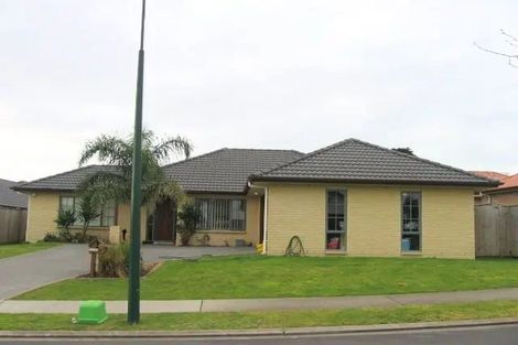 Photo of property in 8 Gilford Place, East Tamaki Heights, Auckland, 2016