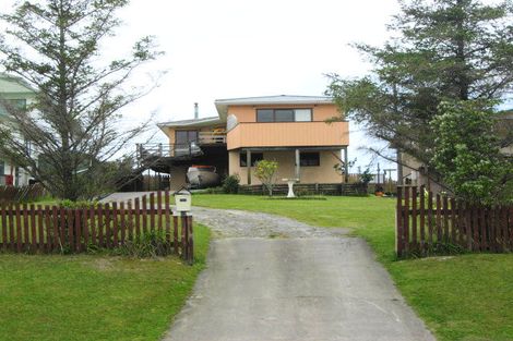 Photo of property in 12 Shakespear Road, Army Bay, Whangaparaoa, 0930