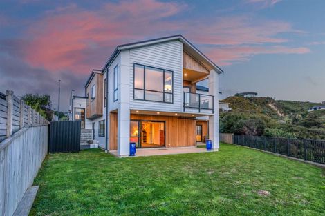 Photo of property in 19 Wangapeka Way, Aotea, Porirua, 5024