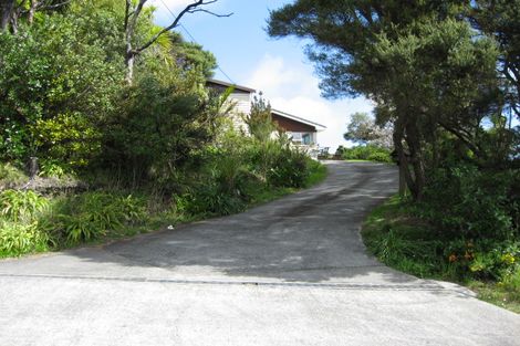 Photo of property in 107 Seaview Road, Piha, 0772