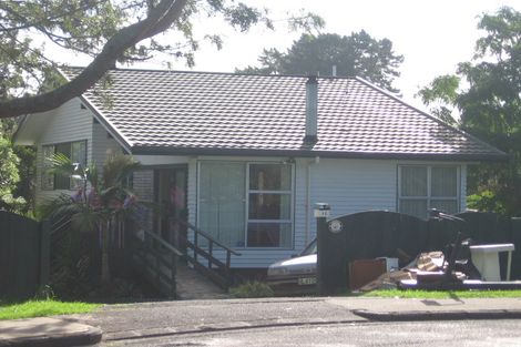 Photo of property in 16 Lendic Avenue, Henderson, Auckland, 0612