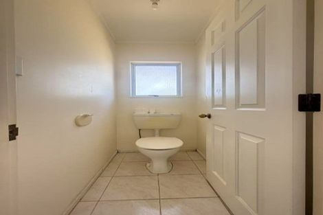 Photo of property in 12 Centreway Road, Orewa, 0931