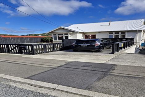Photo of property in 102 Clyde Street, Island Bay, Wellington, 6023