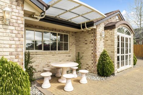 Photo of property in 14 Pittville Place, Henderson, Auckland, 0612