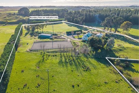 Photo of property in 593 Waikawa Beach Road, Waikawa Beach, Levin, 5573