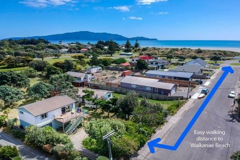 Photo of property in 10 Konini Crescent, Waikanae Beach, Waikanae, 5036