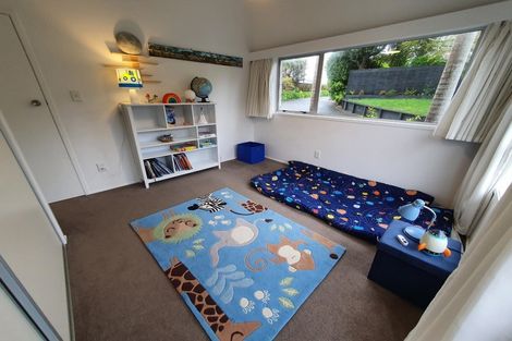 Photo of property in 2/42 Knightsbridge Drive, Forrest Hill, Auckland, 0620