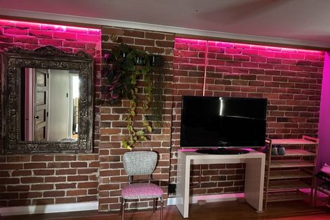 Photo of property in 1090 Great North Road, Point Chevalier, Auckland, 1022