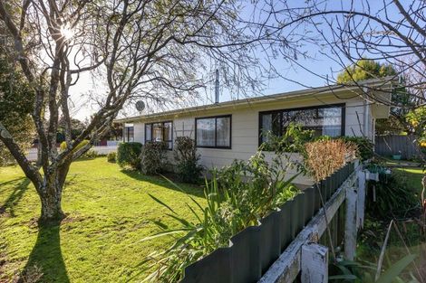 Photo of property in 15 Baillie Crescent, Carterton, 5713