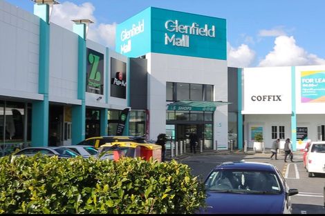 Photo of property in 2/8 Wykeham Place, Glenfield, Auckland, 0629