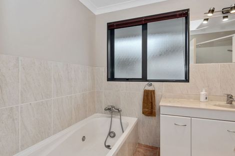 Photo of property in 18c Alison Street, Hamilton Lake, Hamilton, 3204