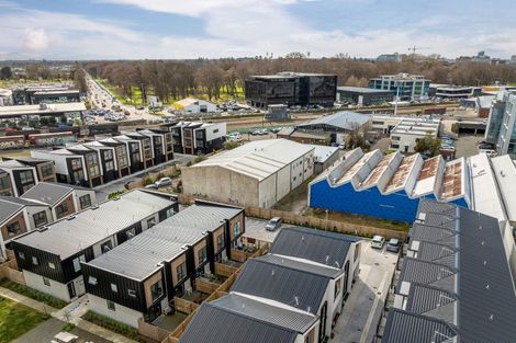 Photo of property in 2/327 Lincoln Road, Addington, Christchurch, 8024