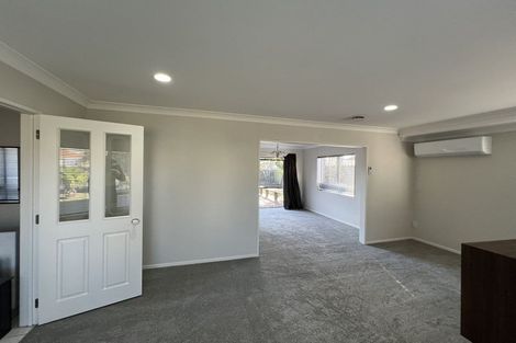 Photo of property in 15 Keswick Close, Northpark, Auckland, 2013