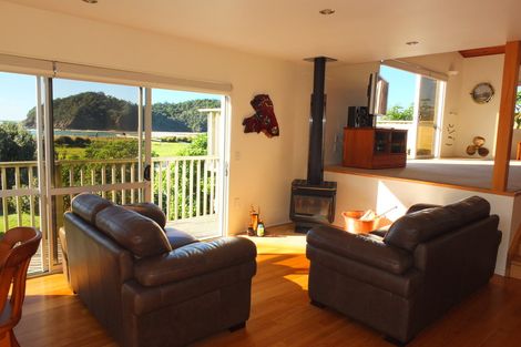 Photo of property in 34 Morrison Road, Matapouri, Whangarei, 0173