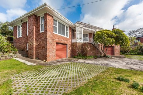 Photo of property in 10 Woodward Avenue, Mangere Bridge, Auckland, 2022