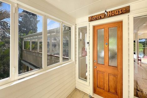 Photo of property in 665 South Titirangi Road, Titirangi, Auckland, 0604