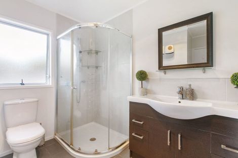 Photo of property in 4 Katrina Place, Massey, Auckland, 0614