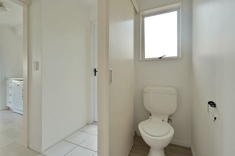 Photo of property in 6/24 Eastglen Road, Glen Eden, Auckland, 0602