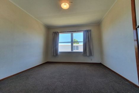 Photo of property in 9 Gloria Avenue, Te Atatu Peninsula, Auckland, 0610