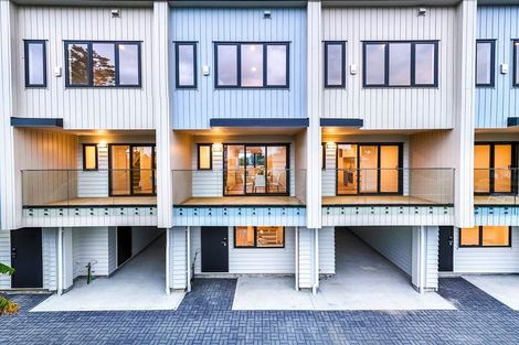 Photo of property in 3/11 Hereford Street, Te Atatu Peninsula, Auckland, 0610