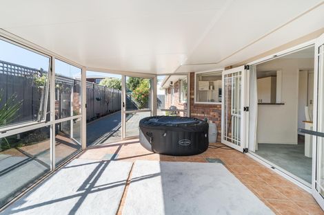 Photo of property in 12/358 College Street, West End, Palmerston North, 4410