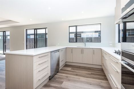 Photo of property in 8 Angus Place, Rangiora, 7400