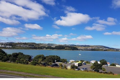 Photo of property in 9 Gloaming Hill, Titahi Bay, Porirua, 5022