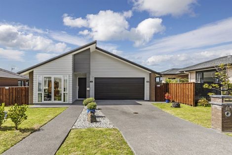 Photo of property in 11 Orchard Terrace, Riverhead, 0820