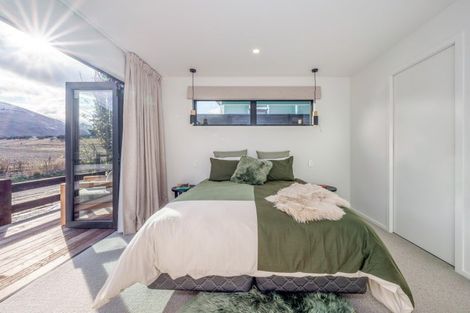 Photo of property in 1 Kamana Rise, Wanaka, 9382