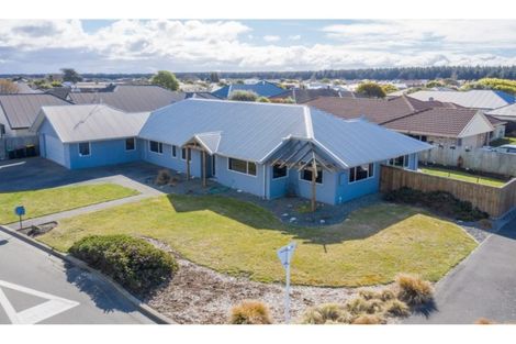 Photo of property in 2 Evergreen Place, Parklands, Christchurch, 8083