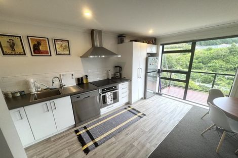 Photo of property in 5 Ara Patukawenga, Tawa, Wellington, 5028