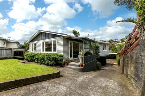 Photo of property in 22 Stuart Place, Blagdon, New Plymouth, 4310