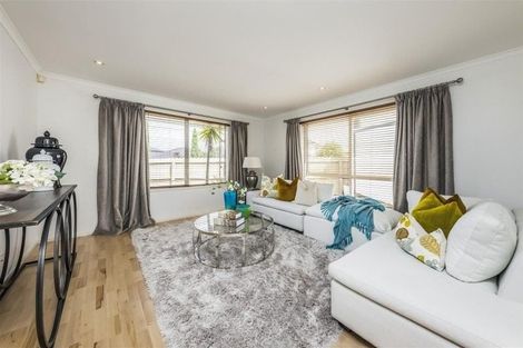 Photo of property in 16 Karson Place, Flat Bush, Auckland, 2016