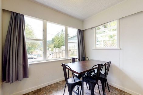 Photo of property in 30 Thomson Grove, Stokes Valley, Lower Hutt, 5019