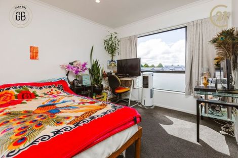 Photo of property in 11 Beardmore Lane, Papakura, 2110