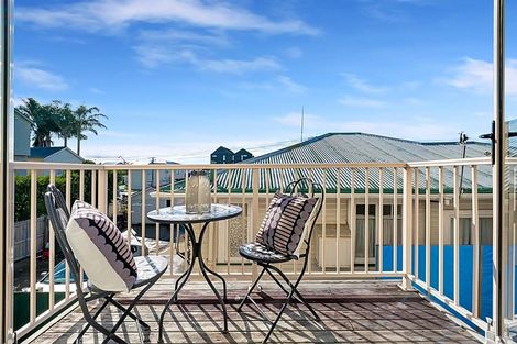 Photo of property in 4/49 Henderson Valley Road, Henderson, Auckland, 0612