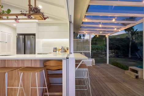 Photo of property in 93 Taylor Road, Mangere Bridge, Auckland, 2022