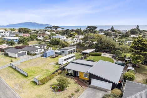 Photo of property in 51 Gawler Street, Te Horo Beach, Otaki, 5581