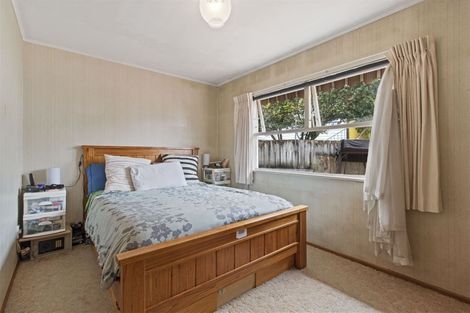 Photo of property in 72 Glendene Avenue, Glendene, Auckland, 0602