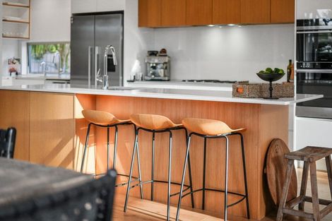 Photo of property in 52 Walton Street, Red Beach, 0932