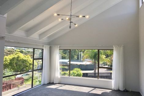 Photo of property in 1/18 Wernham Place, Northcote, Auckland, 0626